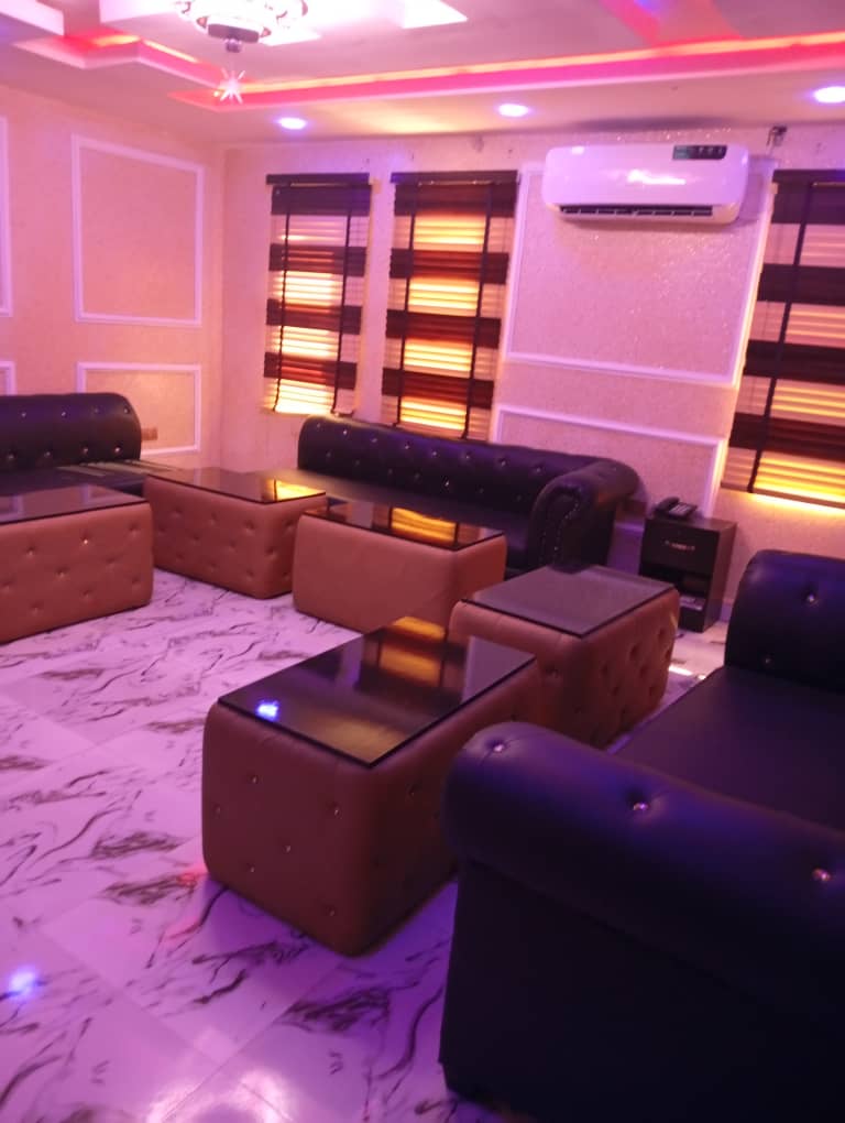 Room with Lounge