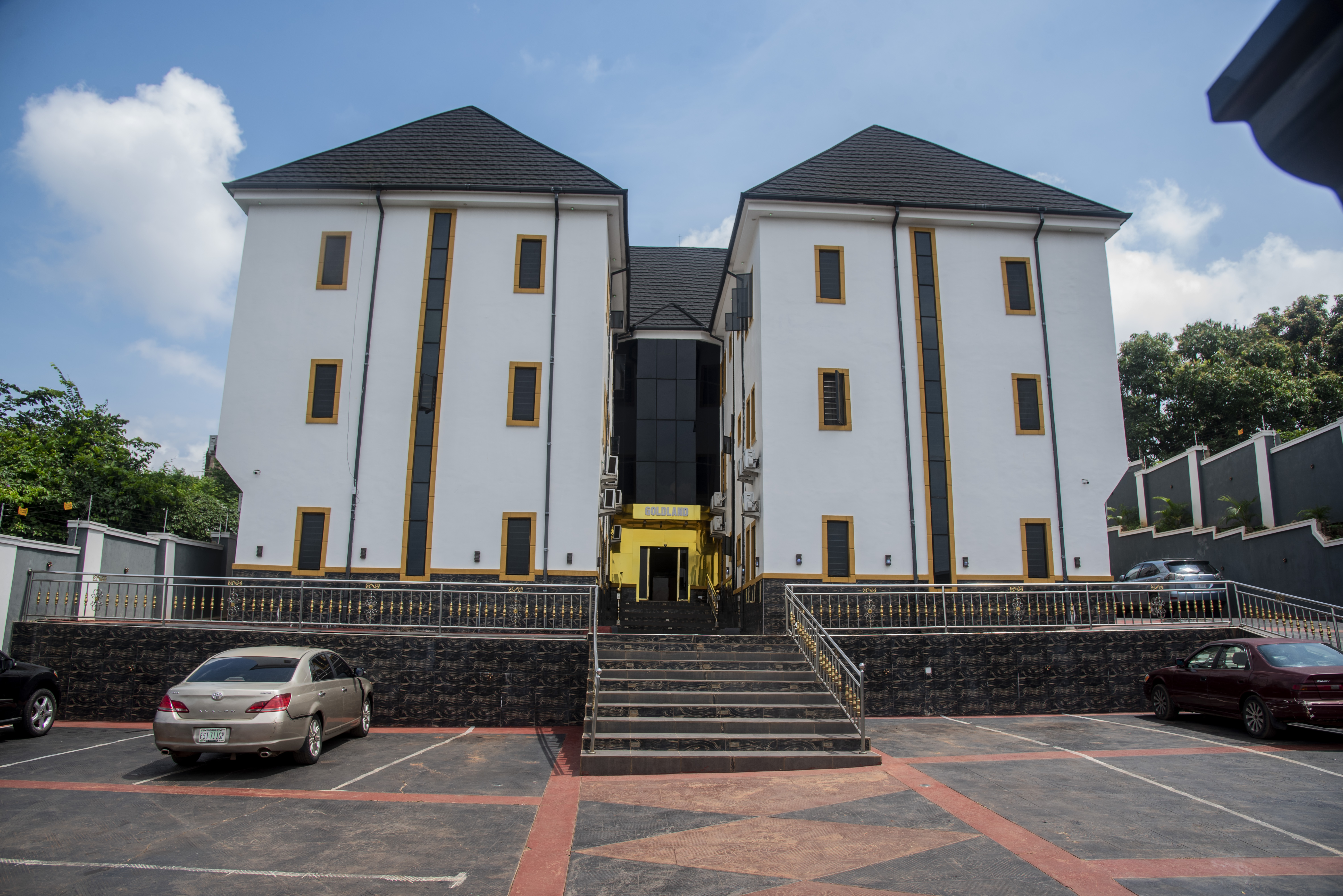 Gold Land Hotel Exterior